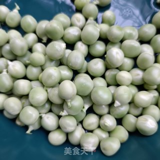 肉丁薤白炒豌豆的做法步骤：1