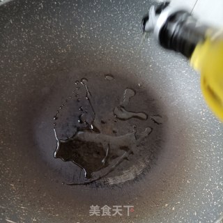 肉丁薤白炒豌豆的做法步骤：9