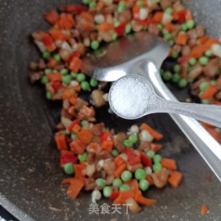 肉丁薤白炒豌豆的做法步骤：18