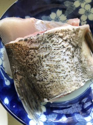 清蒸鱼的做法步骤：1
