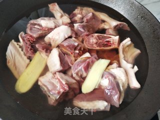茶树菇老鸭汤的做法步骤：2