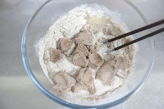 黑全麦老面吐司&盐卷的做法步骤：2