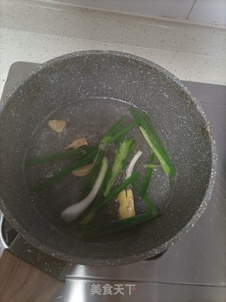 鸡胸肉午餐肉的做法步骤：1