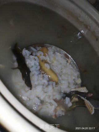 塘角鱼黄鳝砂锅粥的做法步骤：7