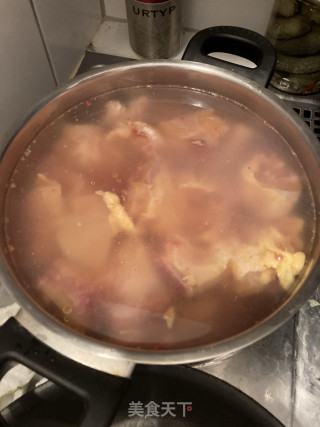 黄焖鸡的做法步骤：1