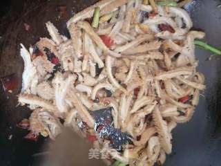 芹菜炒牛肚的做法步骤：4