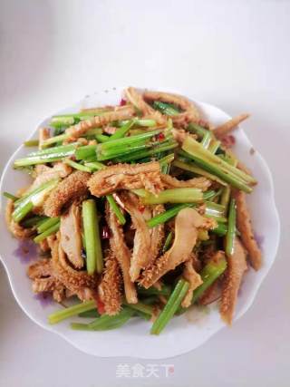 芹菜炒牛肚的做法步骤：7