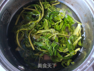 香椿鸡蛋馅饼的做法步骤：2
