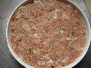 膏蟹蒸肉饼的做法步骤：2