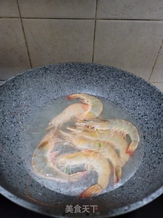 白灼芦笋拌大虾的做法步骤：5