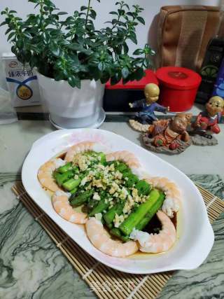 白灼芦笋拌大虾的做法步骤：11
