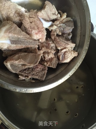 粉葛扇骨汤的做法步骤：6