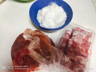 牛肉卷泡菜饭的做法步骤：1