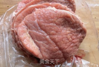 西兰花菇黑椒牛排的做法步骤：1
