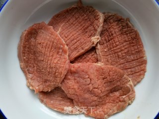 西兰花菇黑椒牛排的做法步骤：4