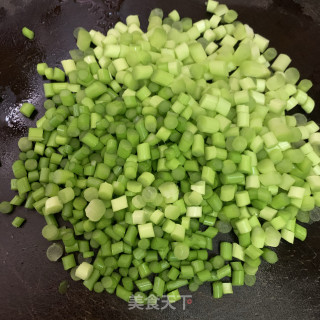 蒜苔炒肉末的做法步骤：1