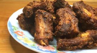 家常蒜香骨，短时间入味，制作简单，油炸超香。的做法步骤：17