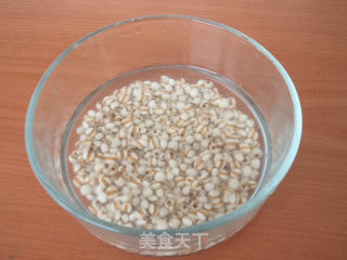 薏仁玉米小米粥的做法步骤：1