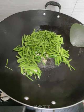 蒜泥空心菜的做法步骤：2