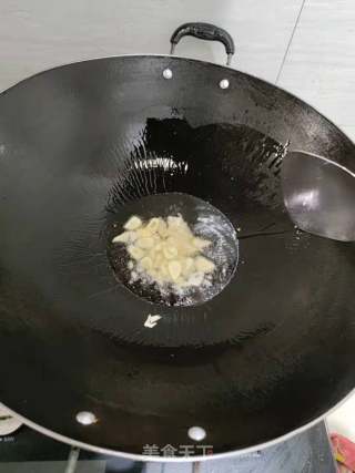 火腿炒西葫芦的做法步骤：1