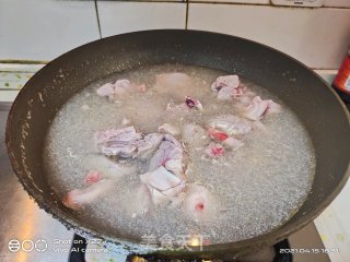高压锅版_羊肉炖萝卜的做法步骤：1
