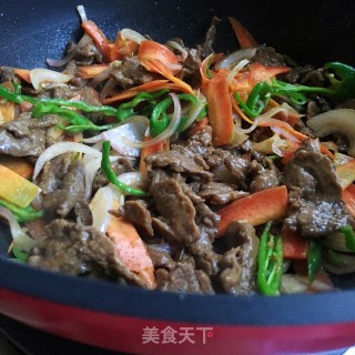 洋葱红萝卜炒牛肉的做法步骤：12
