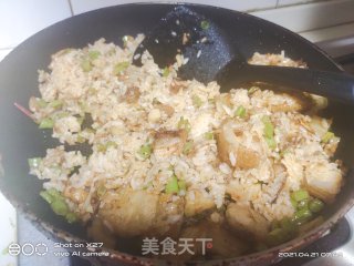 五花肉豆角炒饭的做法步骤：5