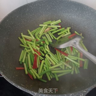 蒜苔炒猪肝的做法步骤：9