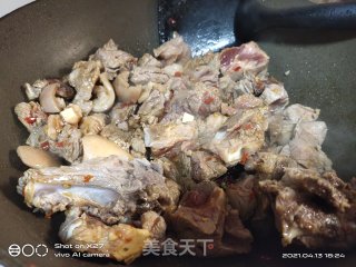 五香羊肉的做法步骤：4