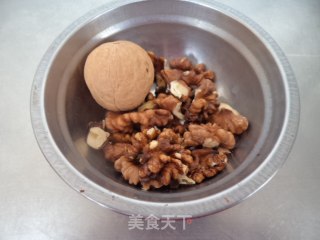 桃仁面包的做法步骤：1