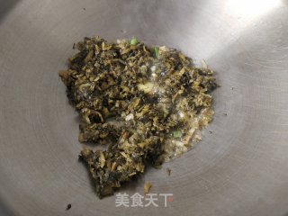 糟菜炒蚕豆的做法步骤：3