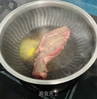 煎牛扒的做法步骤：2