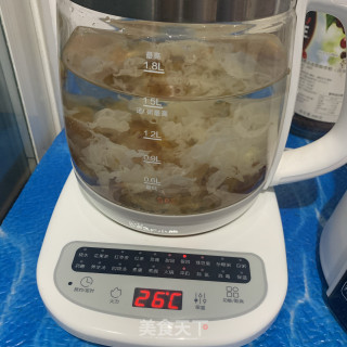 牛奶桃胶银耳的做法步骤：6
