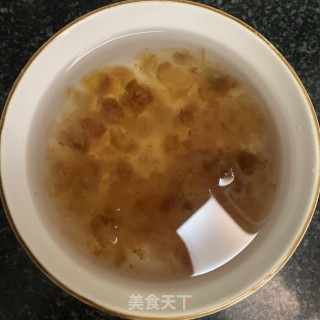 桃胶银耳羹的做法步骤：1