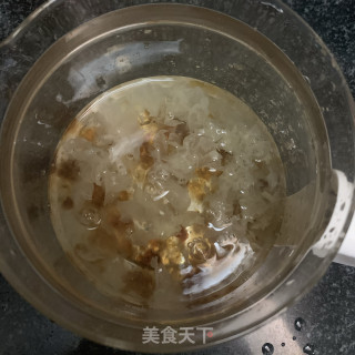 桃胶银耳羹的做法步骤：5