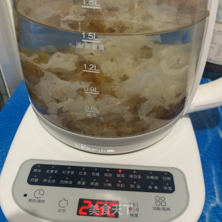 桃胶银耳羹的做法步骤：6