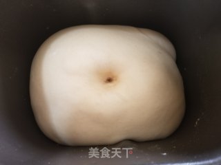 咸蛋黄肉松馅面包的做法步骤：5