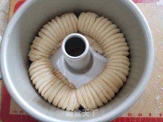 咸蛋黄肉松馅面包的做法步骤：10