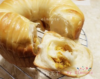 咸蛋黄肉松馅面包的做法步骤：14