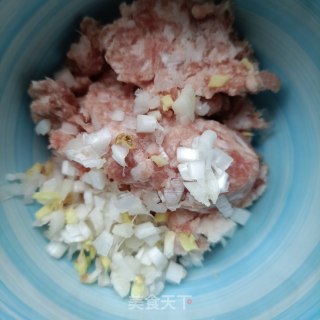 肉丸番茄汤粉的做法步骤：1