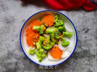 西兰花胡萝卜拌洋葱的做法步骤：15