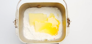 5块钱自制我最爱的爸爸糖招牌原味吐司的做法步骤：1