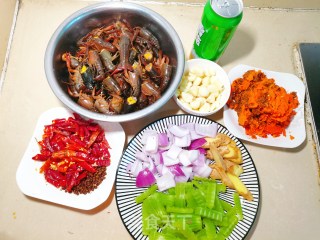 麻辣小龙虾的做法步骤：2