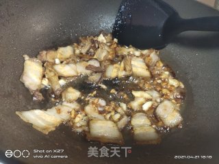 五花肉炒青椒的做法步骤：3