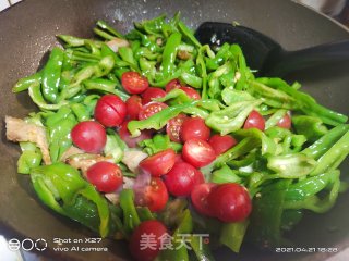 五花肉炒青椒的做法步骤：6