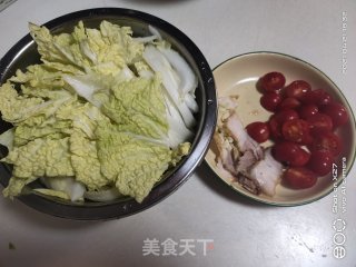 五花肉炒娃娃菜的做法步骤：1