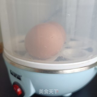 西兰花鸡蛋沙拉的做法步骤：1