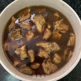 胡萝卜玉米烧排骨的做法步骤：7