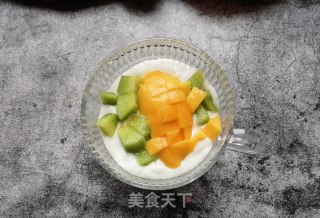 芒果甜瓜麦片酸奶杯的做法步骤：6