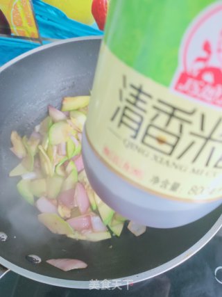洋葱炒葫芦片的做法步骤：11